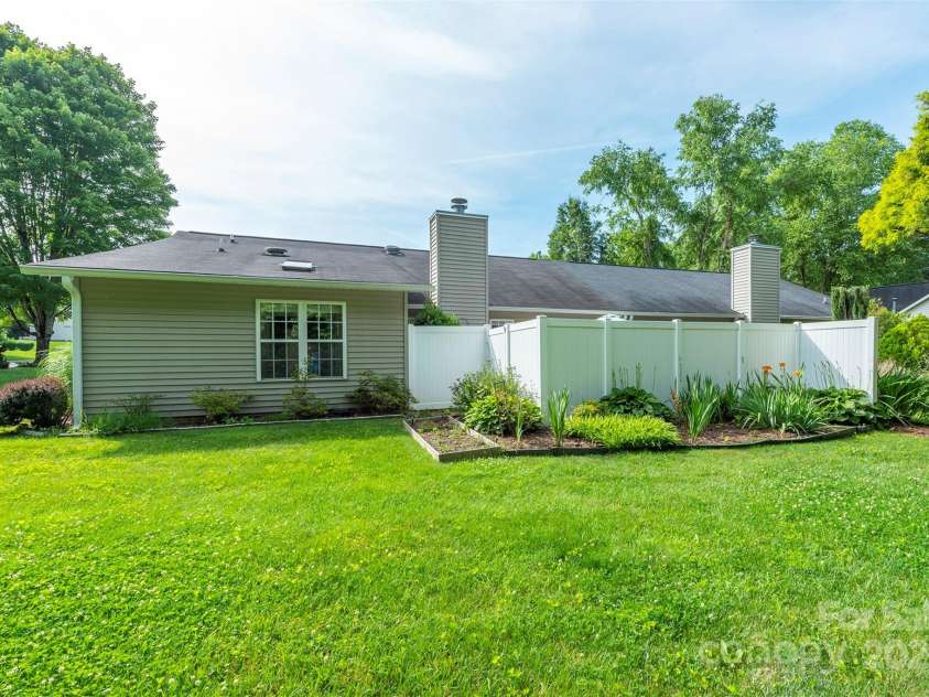 16 Red Barn Lane, Fletcher, NC 28732.  MLS# CAR4268859, YatesRealty ID 20829. 