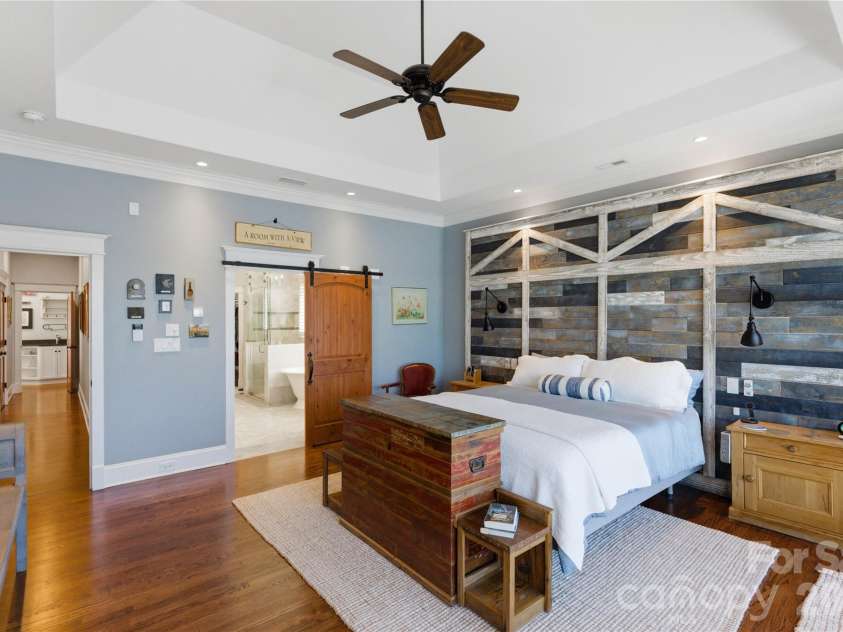 17812 Wilbanks Drive, Charlotte, NC 28278.  MLS# CAR4373319, YatesRealty ID 20830. 