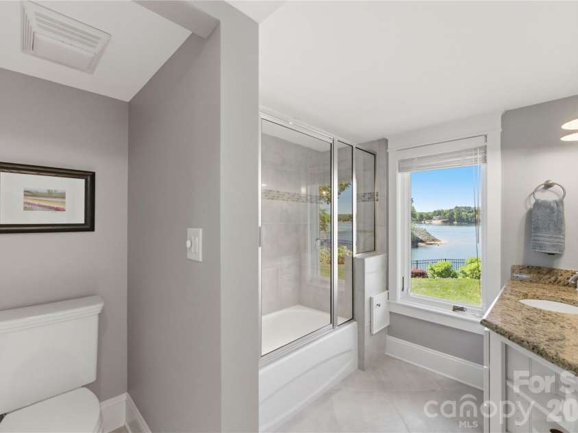 17812 Wilbanks Drive, Charlotte, NC 28278.  MLS# CAR4373319, YatesRealty ID 20830. 