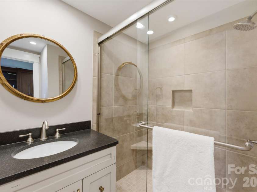17812 Wilbanks Drive, Charlotte, NC 28278.  MLS# CAR4373319, YatesRealty ID 20830. 