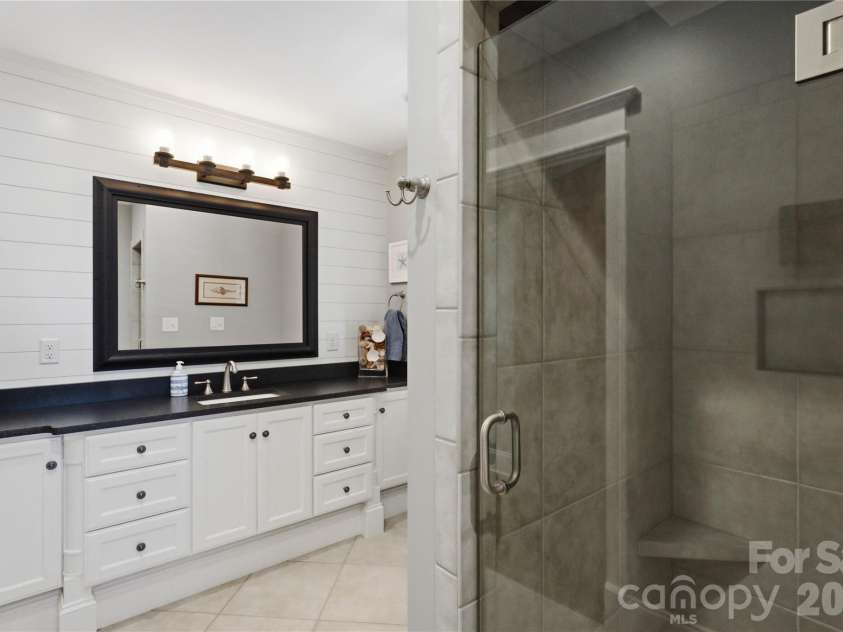 17812 Wilbanks Drive, Charlotte, NC 28278.  MLS# CAR4373319, YatesRealty ID 20830. 