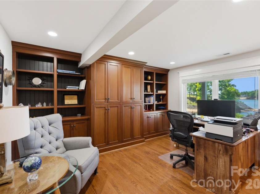 17812 Wilbanks Drive, Charlotte, NC 28278.  MLS# CAR4373319, YatesRealty ID 20830. Secondary bedroom currently being used as office with full bath