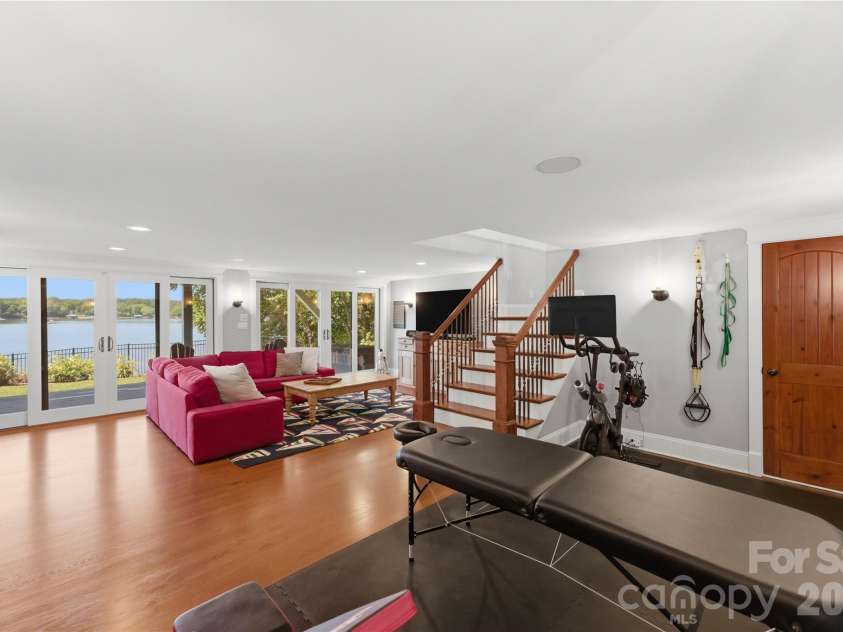 17812 Wilbanks Drive, Charlotte, NC 28278.  MLS# CAR4373319, YatesRealty ID 20830. Spacious rec room