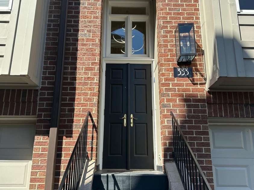 333 7th Street, Charlotte, NC 28202.  MLS# CAR4270714, YatesRealty ID 20830. 