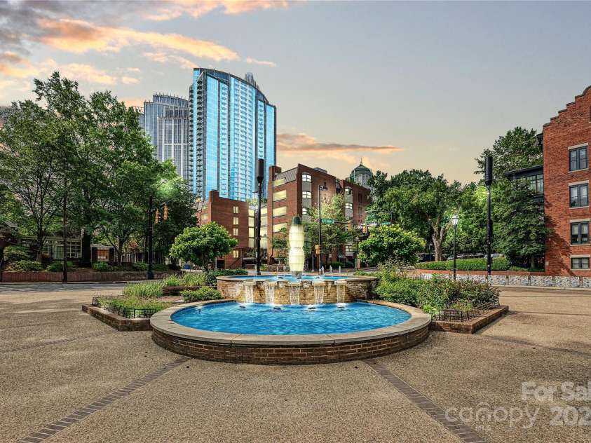 333 7th Street, Charlotte, NC 28202.  MLS# CAR4270714, YatesRealty ID 20830. 