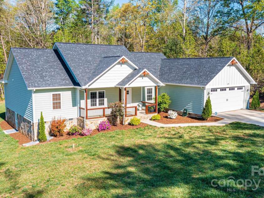 1092 Mast Hook Way, Morganton, NC 28655.  MLS# CAR4243274, YatesRealty ID 20831. 