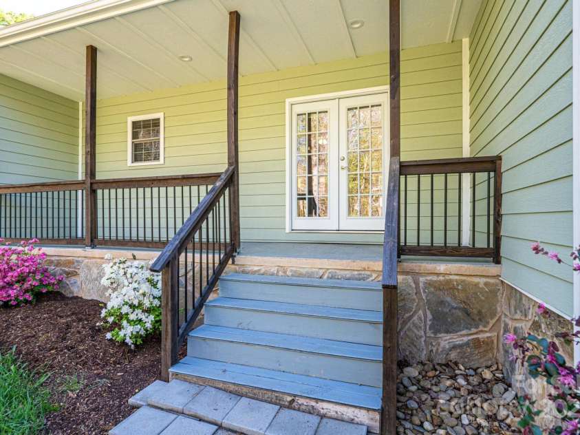 1092 Mast Hook Way, Morganton, NC 28655.  MLS# CAR4243274, YatesRealty ID 20831. 