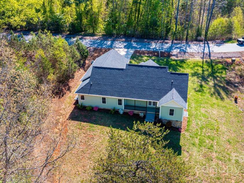 1092 Mast Hook Way, Morganton, NC 28655.  MLS# CAR4243274, YatesRealty ID 20831. 