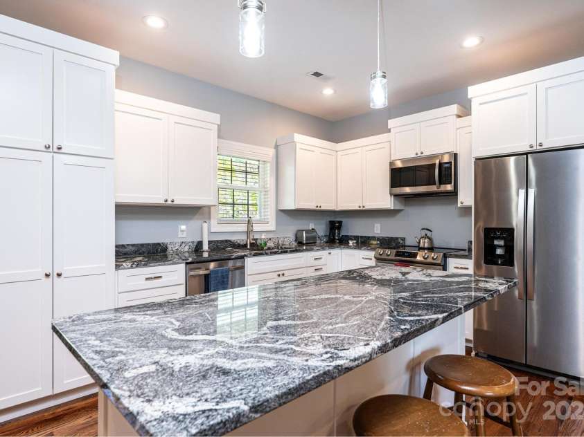 1092 Mast Hook Way, Morganton, NC 28655.  MLS# CAR4243274, YatesRealty ID 20831. 