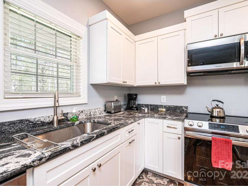 1092 Mast Hook Way, Morganton, NC 28655.  MLS# CAR4243274, YatesRealty ID 20831. 