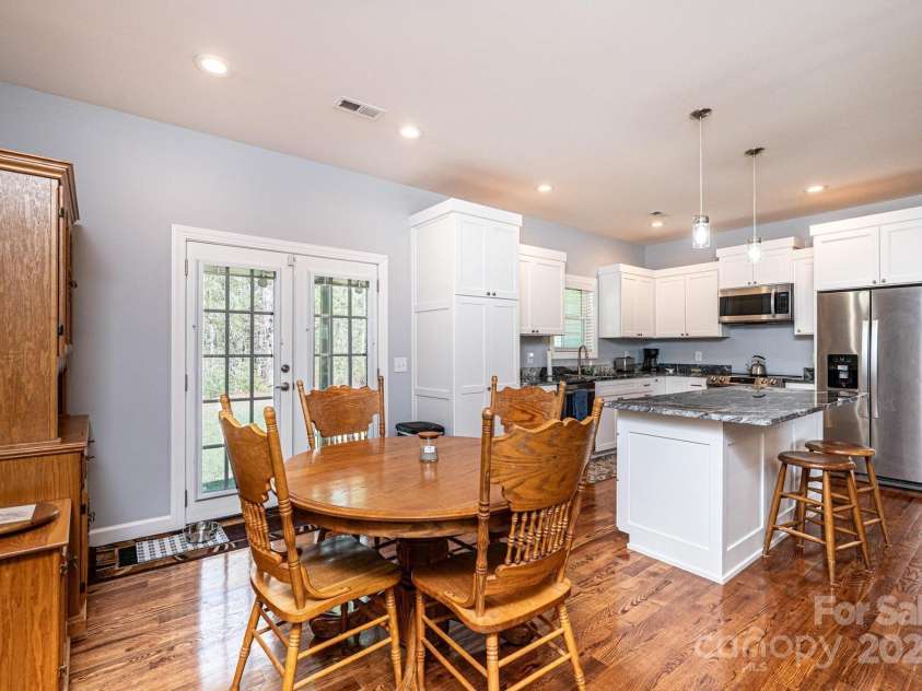 1092 Mast Hook Way, Morganton, NC 28655.  MLS# CAR4243274, YatesRealty ID 20831. 