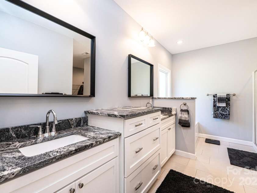 1092 Mast Hook Way, Morganton, NC 28655.  MLS# CAR4243274, YatesRealty ID 20831. 