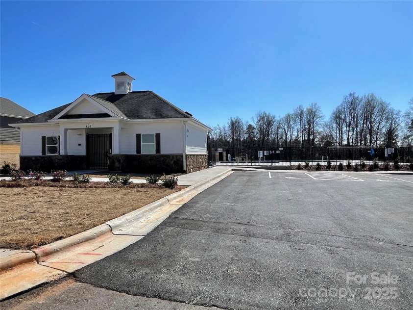 221 Paige Road, Kings Mountain, NC 28086.  MLS# CAR4260035, YatesRealty ID 20832. 