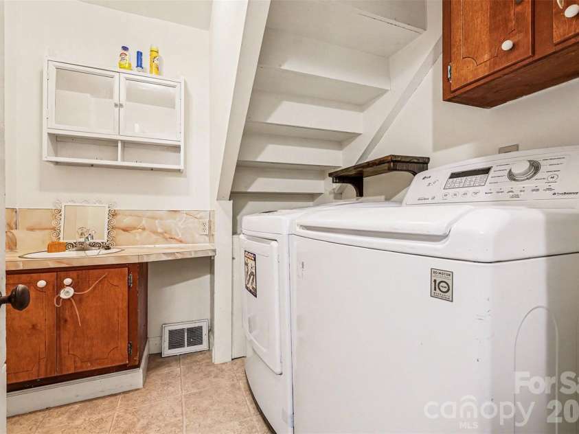 505 Main GQ Street, Salisbury, NC 28146.  MLS# CAR4335988, YatesRealty ID 20832. 