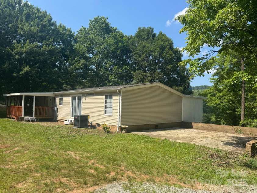 121 C & K Drive, Taylorsville, NC 28681.  MLS# CAR4270469, YatesRealty ID 20833. 