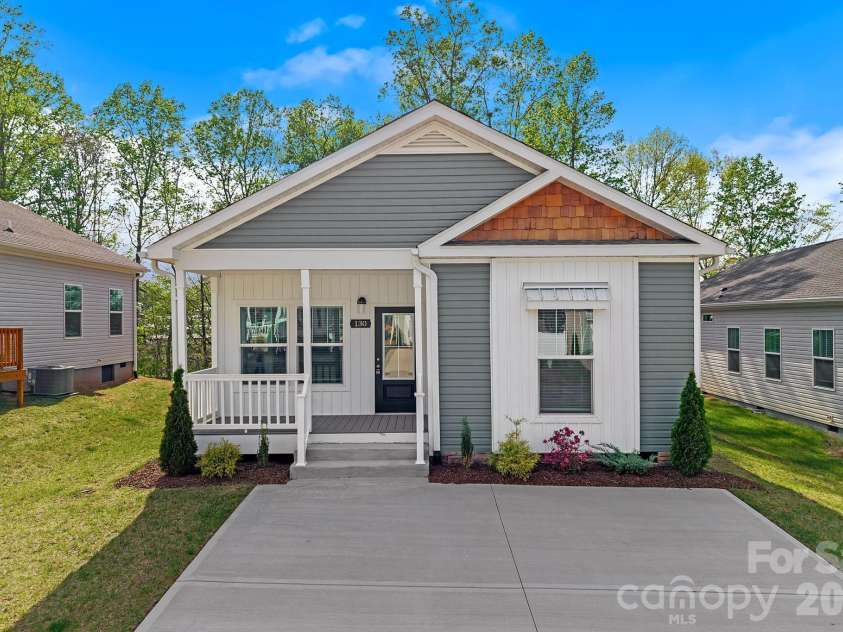 130 Bellamy Road, Asheville, NC 28806.  MLS# CAR4370513, YatesRealty ID 20834. 