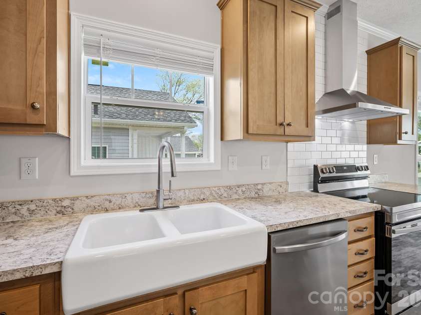 130 Bellamy Road, Asheville, NC 28806.  MLS# CAR4370513, YatesRealty ID 20834. 