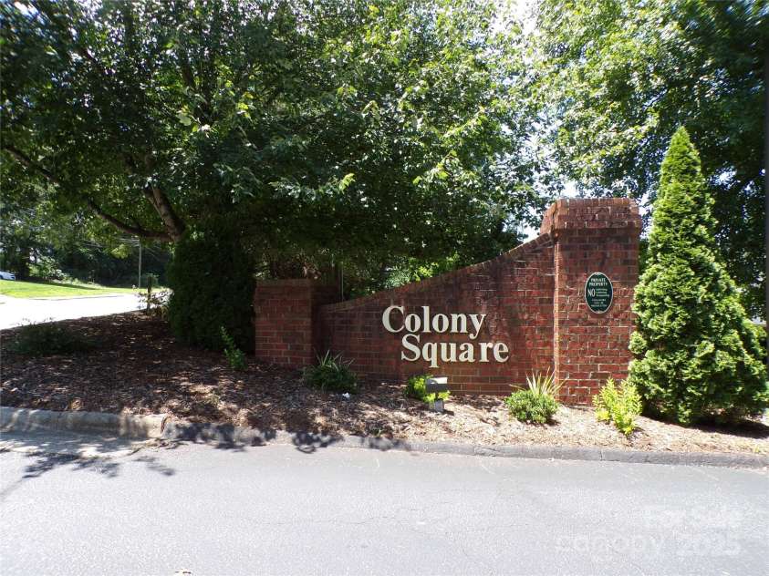 833 21st Avenue, Hickory, NC 28601.  MLS# CAR4270011, YatesRealty ID 20834. Colony Square Townhomes
