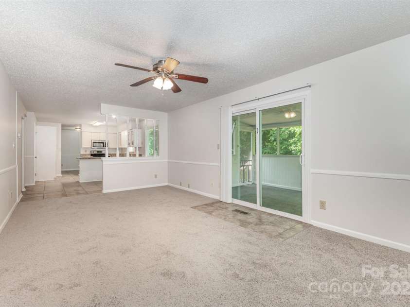 7008 Wannamaker Lane, Charlotte, NC 28226.  MLS# CAR4270132, YatesRealty ID 20835. 