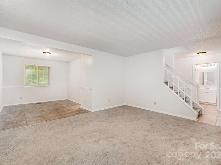 7008 Wannamaker Lane, Charlotte, NC 28226.  MLS# CAR4270132, YatesRealty ID 20835. 