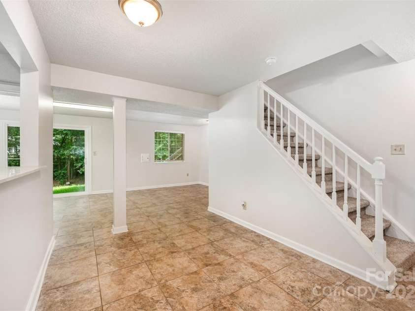 7008 Wannamaker Lane, Charlotte, NC 28226.  MLS# CAR4270132, YatesRealty ID 20835. 