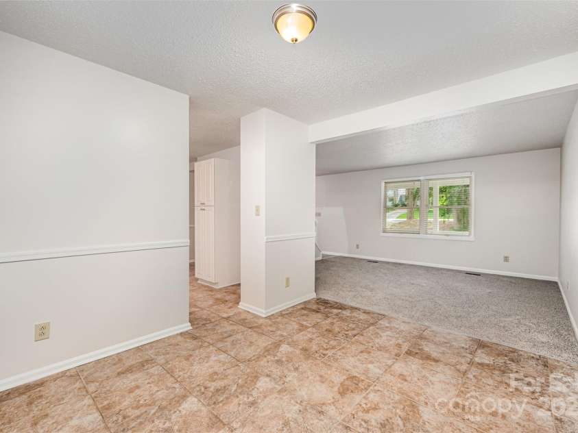 7008 Wannamaker Lane, Charlotte, NC 28226.  MLS# CAR4270132, YatesRealty ID 20835. 