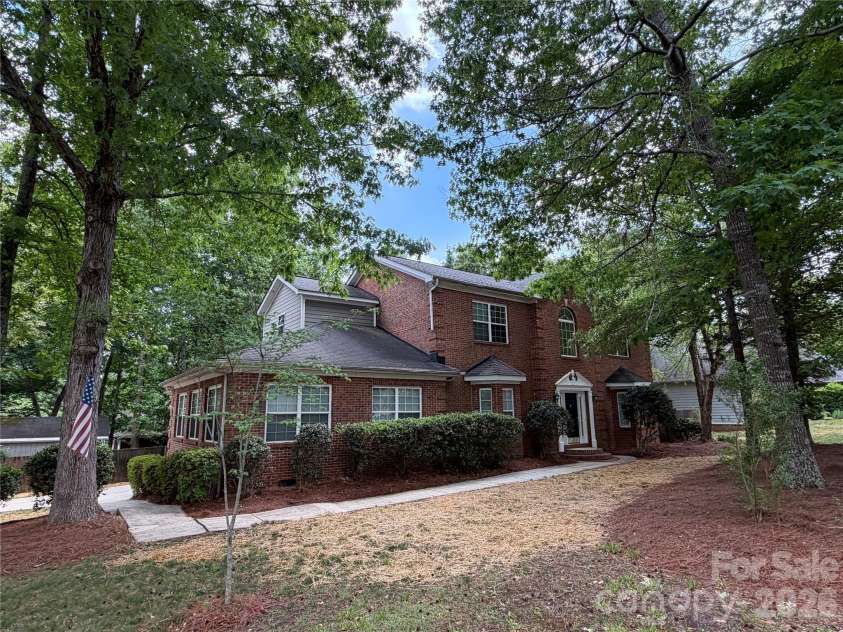 4926 Ardenwoods Drive, Charlotte, NC 28215.  MLS# CAR4345410, YatesRealty ID 20837. 