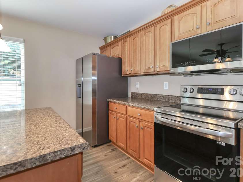 1123 Valley Street, Statesville, NC 28677.  MLS# CAR4356952, YatesRealty ID 20838. 