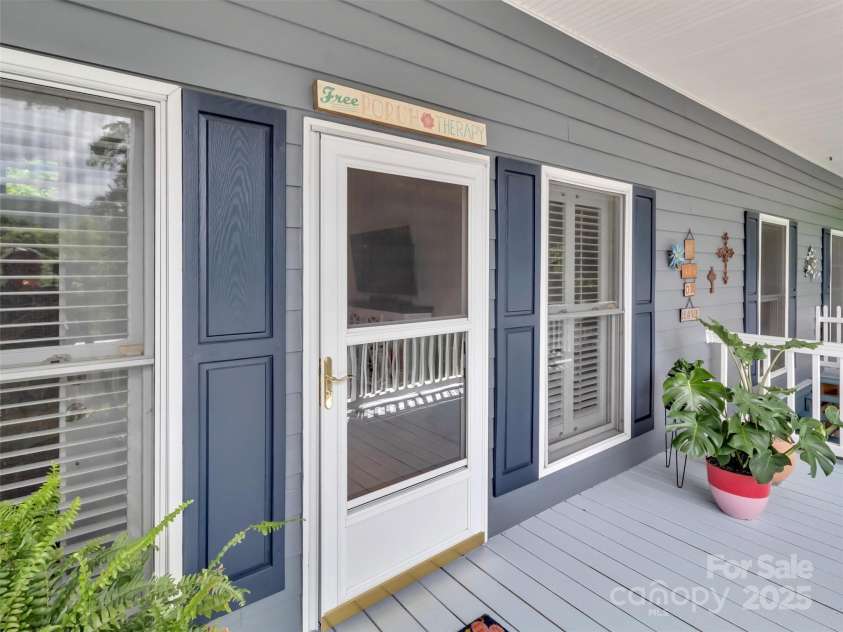 28 Mountain Breeze Drive, Maggie Valley, NC 28751.  MLS# CAR4271261, YatesRealty ID 20838. Welcoming Entrance