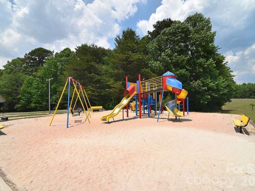 132 Blue Bird Drive, New London, NC 28127.  MLS# CAR4379878, YatesRealty ID 20839. 