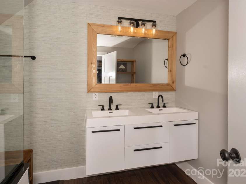 187 Pine Village Lane, Blowing Rock, NC 28605.  MLS# CAR4273223, YatesRealty ID 20840. 