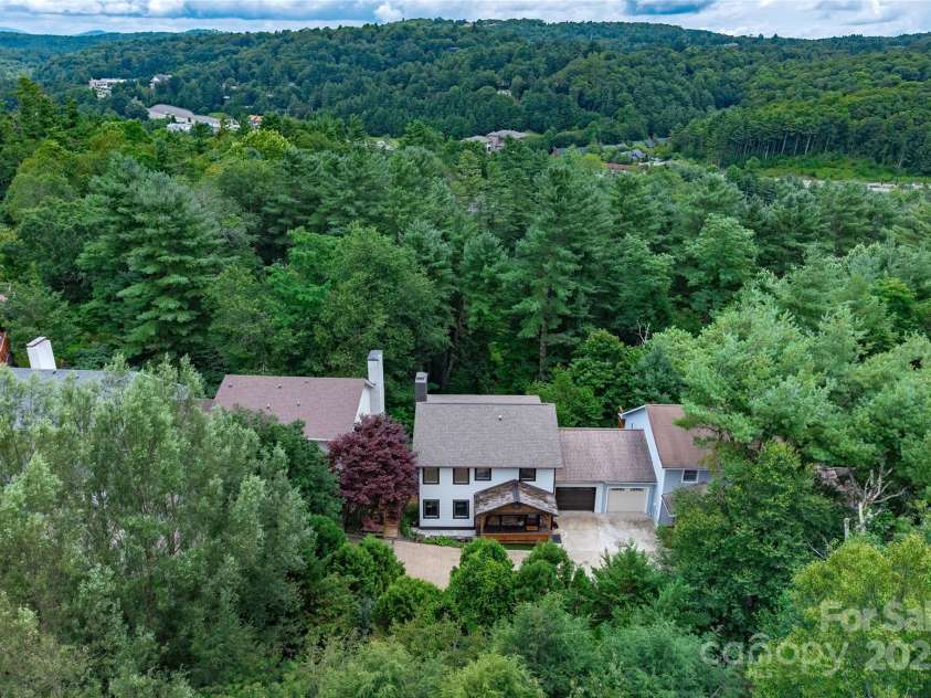 187 Pine Village Lane, Blowing Rock, NC 28605.  MLS# CAR4273223, YatesRealty ID 20840. 