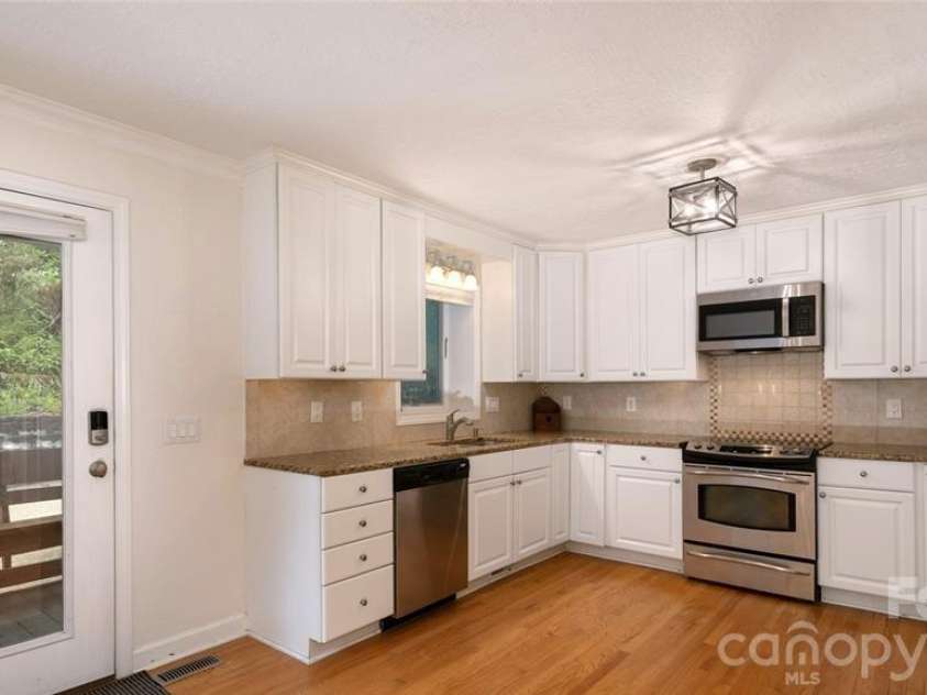 187 Pine Village Lane, Blowing Rock, NC 28605.  MLS# CAR4335437, YatesRealty ID 20840. 