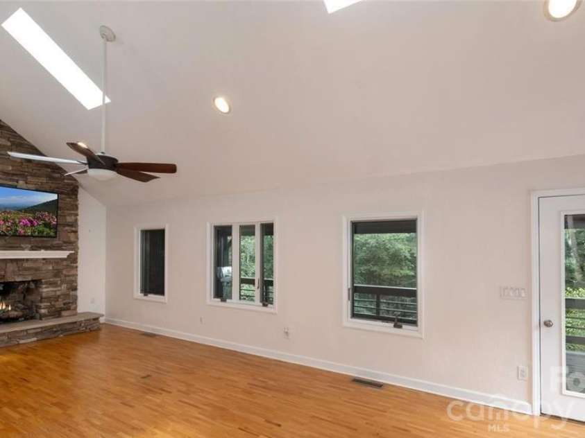 187 Pine Village Lane, Blowing Rock, NC 28605.  MLS# CAR4335437, YatesRealty ID 20840. 