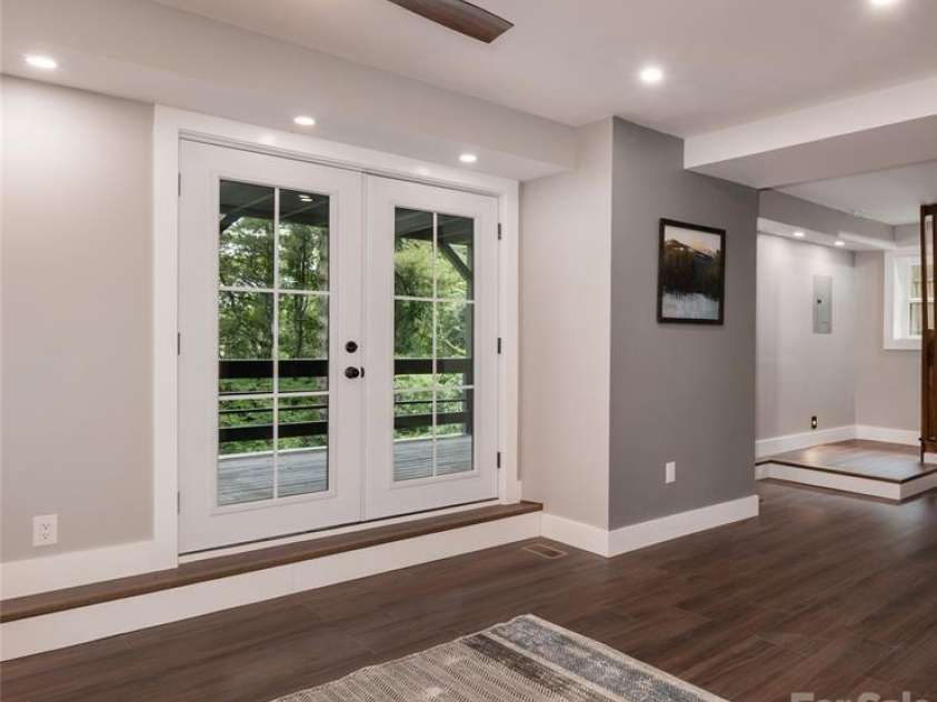 187 Pine Village Lane, Blowing Rock, NC 28605.  MLS# CAR4335437, YatesRealty ID 20840. 