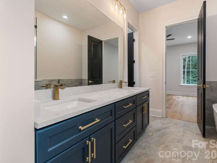3204 Chancellor Lane, Monroe, NC 28110.  MLS# CAR4376911, YatesRealty ID 20840. Primary bath