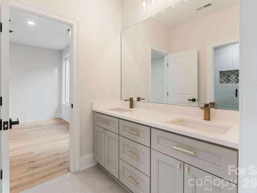 3204 Chancellor Lane, Monroe, NC 28110.  MLS# CAR4376911, YatesRealty ID 20840. Upstairs bath