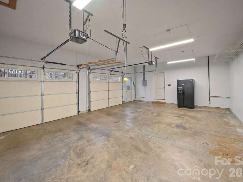 21 Hope Road, Weaverville, NC 28787.  MLS# CAR4349184, YatesRealty ID 20842. 