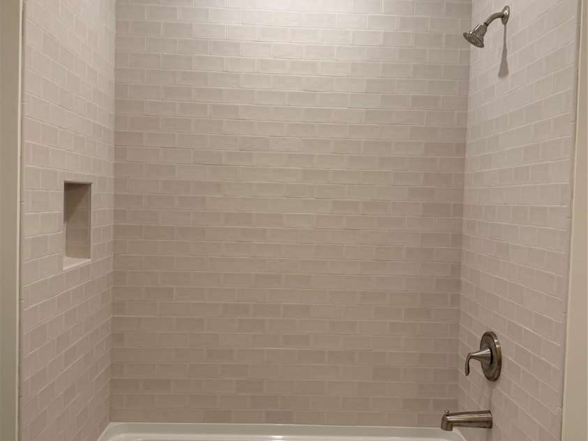 110 Hunter Lane, Charlotte, NC 28211.  MLS# CAR4306082, YatesRealty ID 20843. Upper Bath  8-7-26