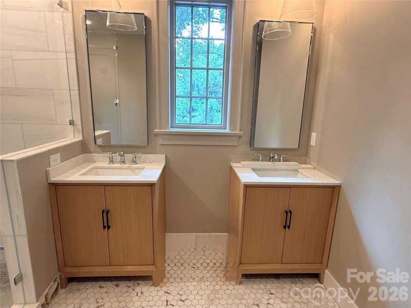 110 Hunter Lane, Charlotte, NC 28211.  MLS# CAR4306082, YatesRealty ID 20843. Upper Full Bath  8-7-26