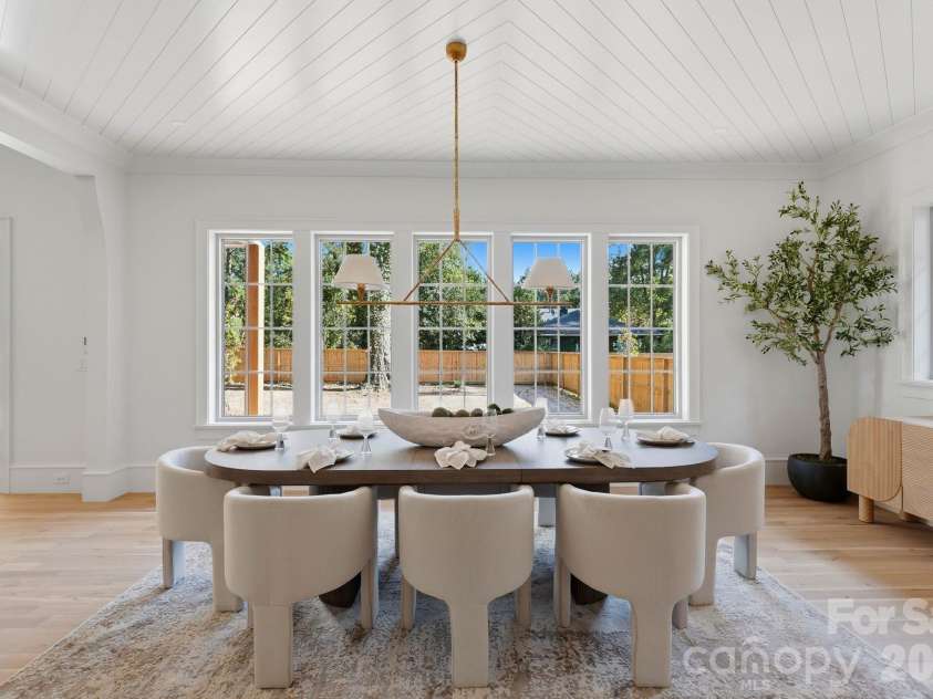 110 Hunter Lane, Charlotte, NC 28211.  MLS# CAR4424085, YatesRealty ID 20843. Dining Room (21'x11'8
