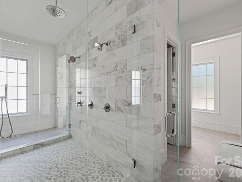 110 Hunter Lane, Charlotte, NC 28211.  MLS# CAR4424085, YatesRealty ID 20843. Dual Entry Spacious Walk-in-Shower