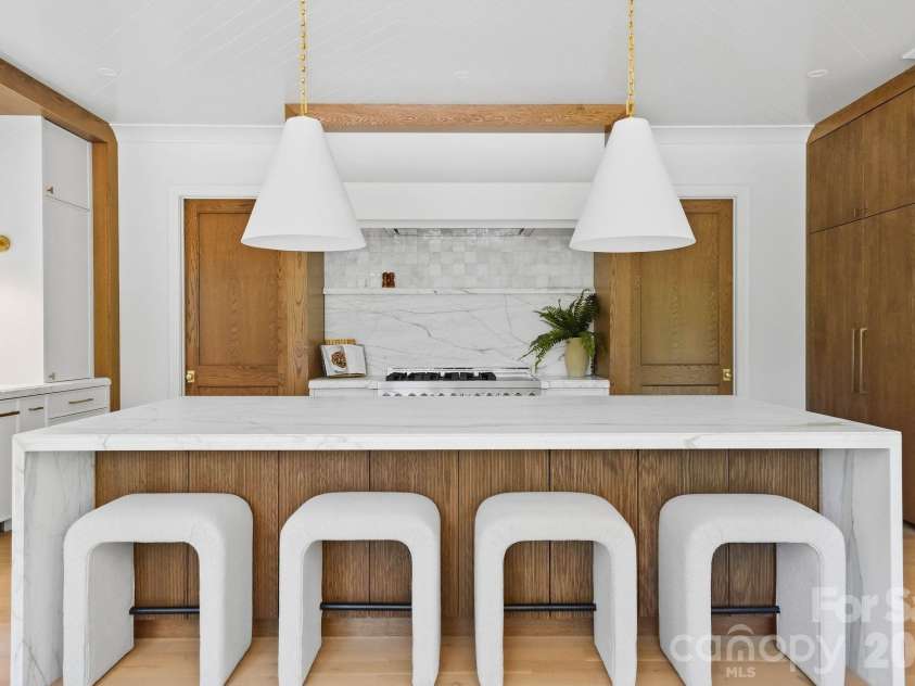 110 Hunter Lane, Charlotte, NC 28211.  MLS# CAR4424085, YatesRealty ID 20843. Hand crafted kitchen, marble counter tops
