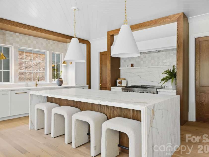 110 Hunter Lane, Charlotte, NC 28211.  MLS# CAR4424085, YatesRealty ID 20843. Hand crafted kitchen, marble counter tops