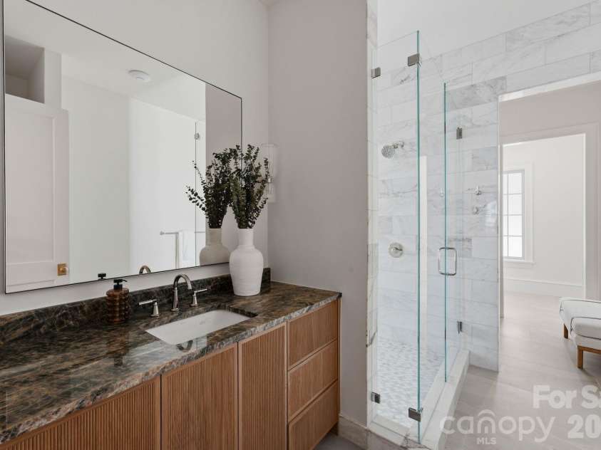 110 Hunter Lane, Charlotte, NC 28211.  MLS# CAR4424085, YatesRealty ID 20843. Primary Bath Dual Vanities
