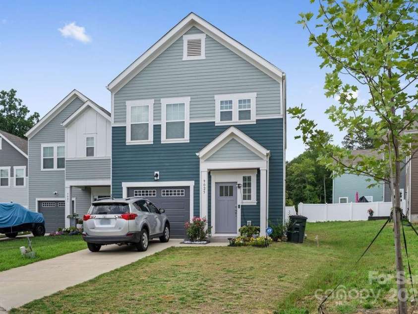 9025 Henry Thoreau Road, Charlotte, NC 28214.  MLS# CAR4272433, YatesRealty ID 20843. 