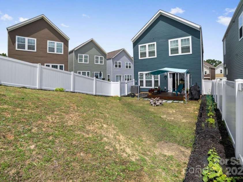9025 Henry Thoreau Road, Charlotte, NC 28214.  MLS# CAR4272433, YatesRealty ID 20843. 