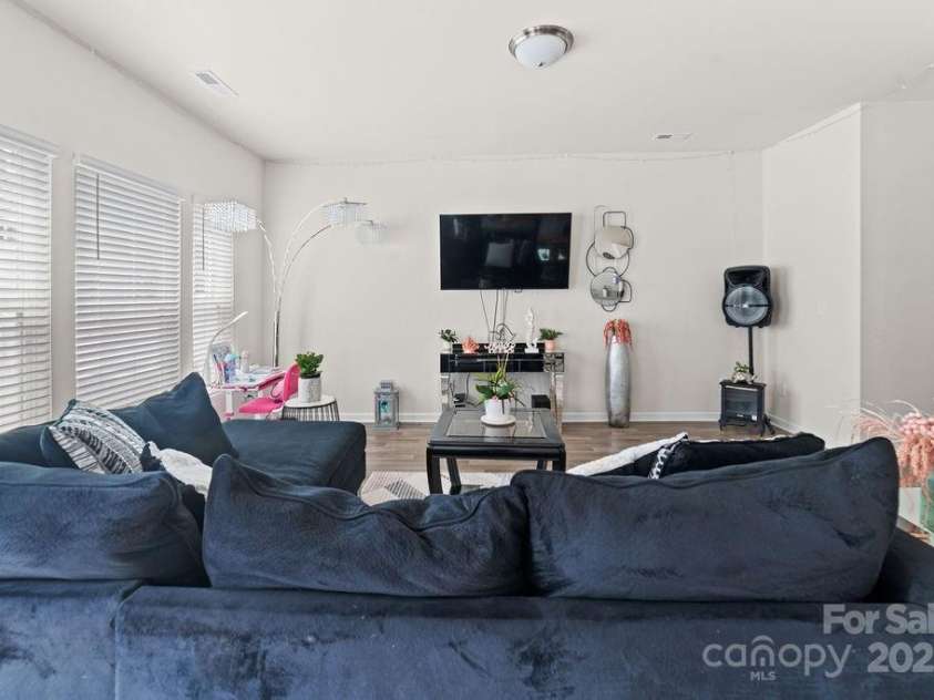 9025 Henry Thoreau Road, Charlotte, NC 28214.  MLS# CAR4272433, YatesRealty ID 20843. 