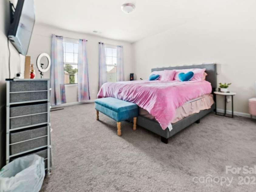 9025 Henry Thoreau Road, Charlotte, NC 28214.  MLS# CAR4272433, YatesRealty ID 20843. 