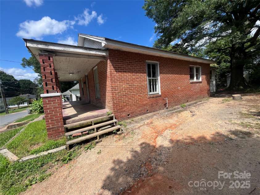 119 Hemlock Avenue, Kannapolis, NC 28081.  MLS# CAR4273233, YatesRealty ID 20845. 